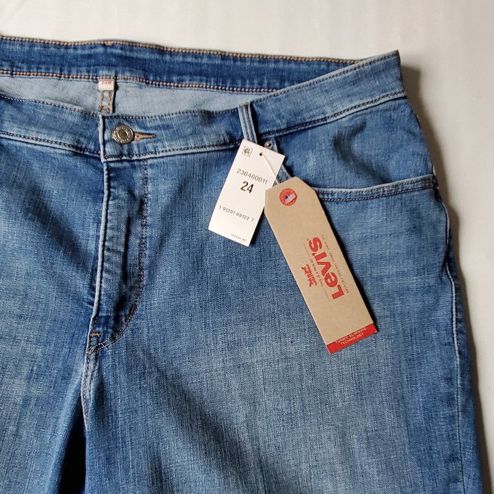 LEVI’S SHAPING BERMUDA SHORT - Picture 4 of 8